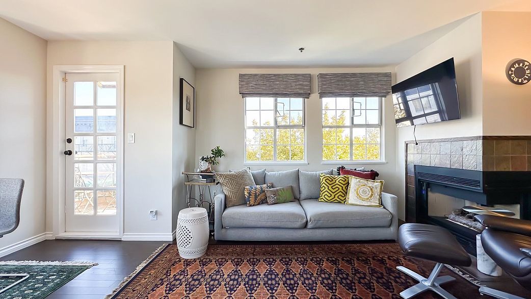 402 PH2 2091 Vine Street