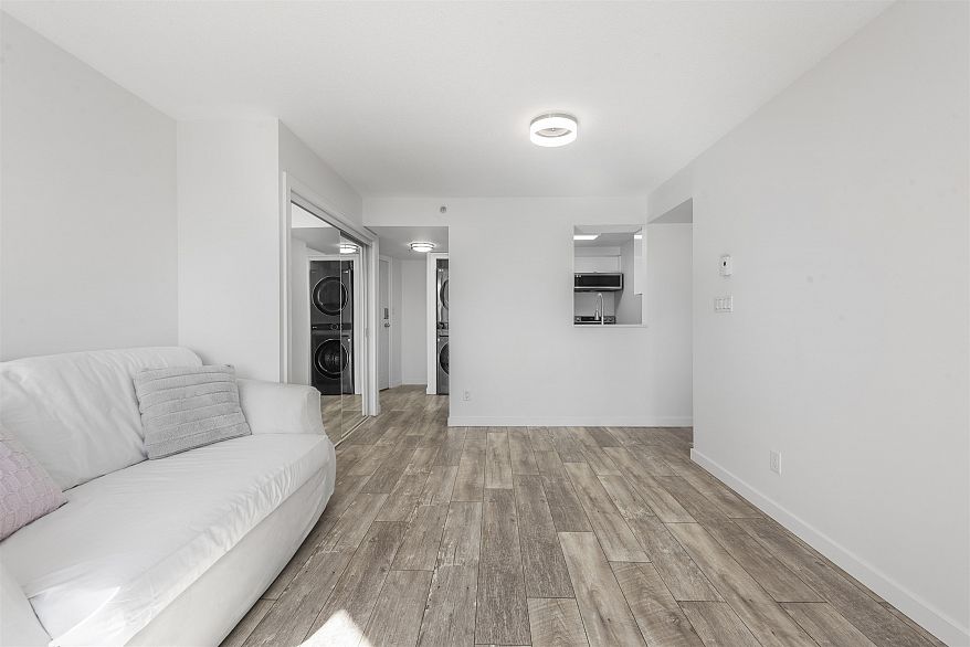 1401 811 Helmcken Street