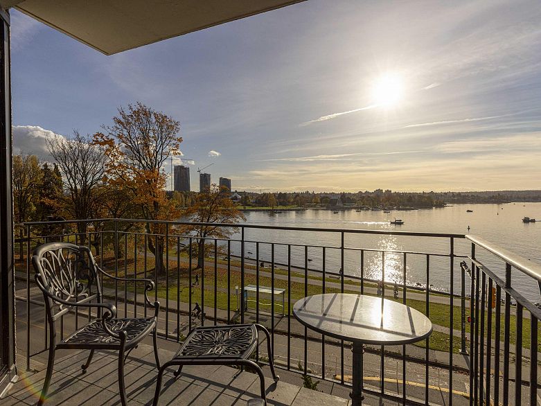 402 1575 Beach Avenue