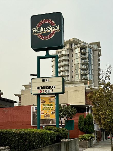 302 4028 Knight Street