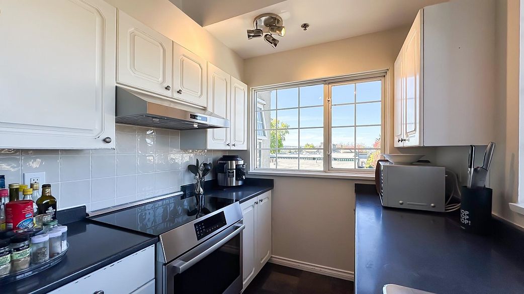 402 PH2 2091 Vine Street