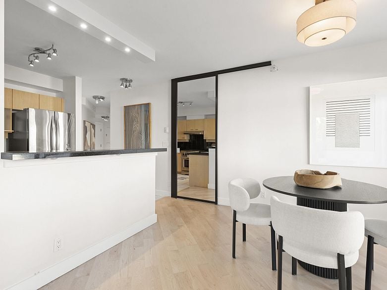 612 2228 Marstrand Avenue