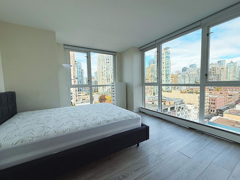 1501 289 DRAKE STREET, Vancouver BC V6B 5Z5