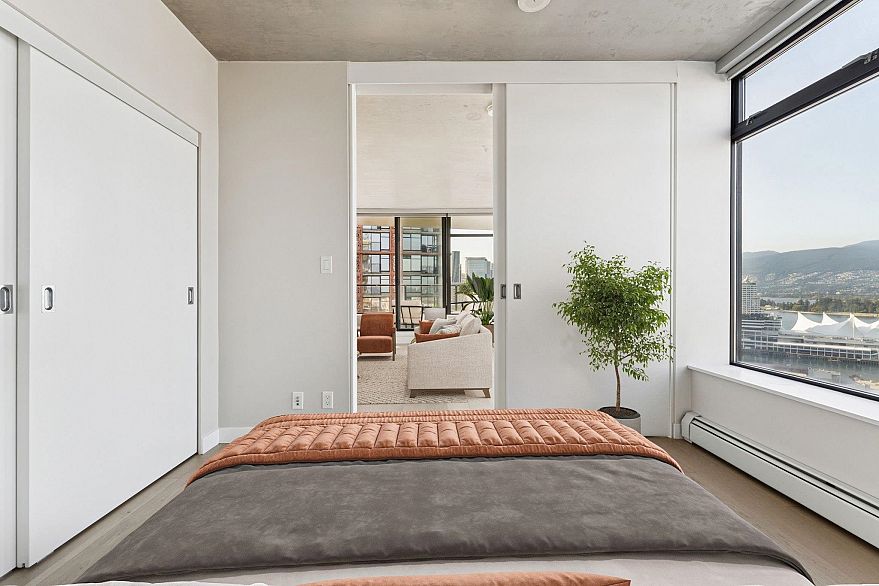 2709 108 W Cordova Street