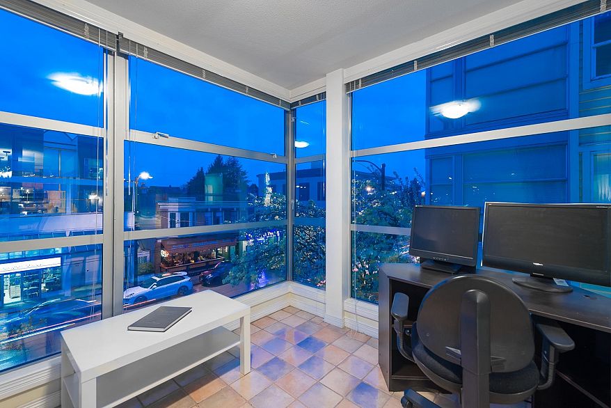 317 2929 W 4th Avenue