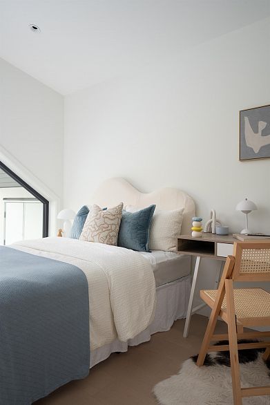 2 4018 W 21st Avenue