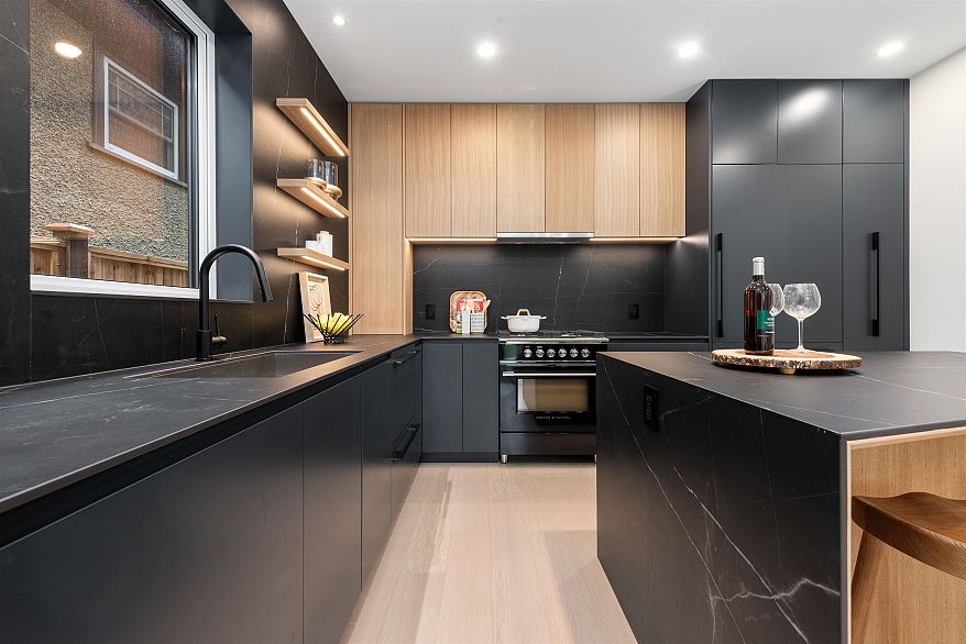 1 2764 W 14th Avenue