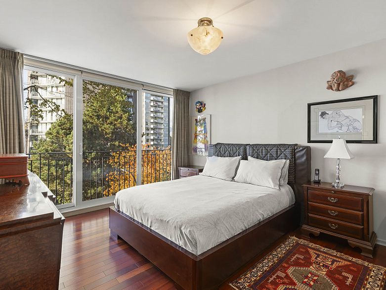 402 1575 Beach Avenue