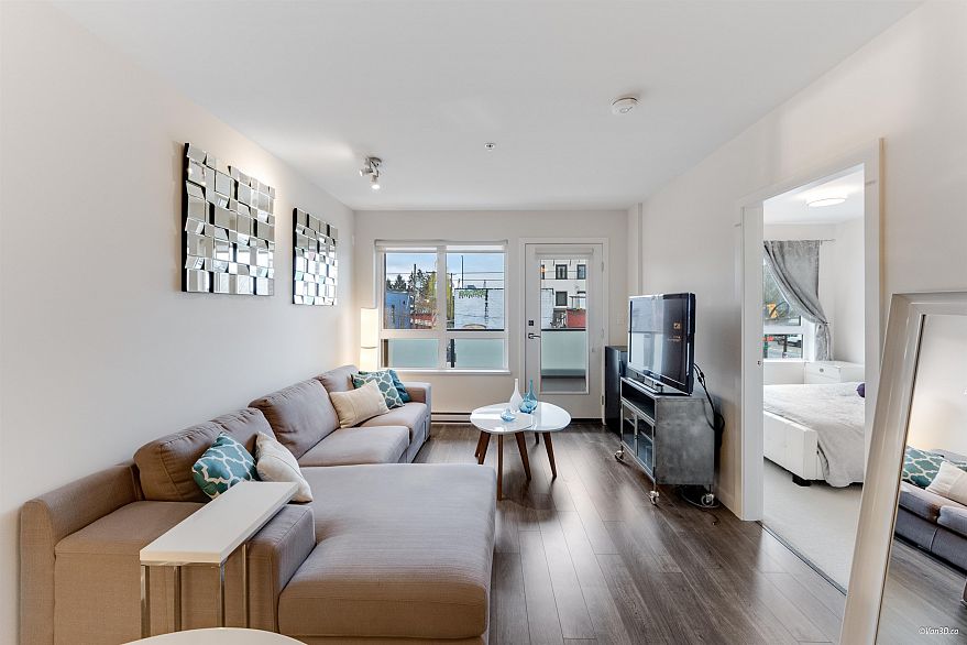 204 202 E 24th Avenue