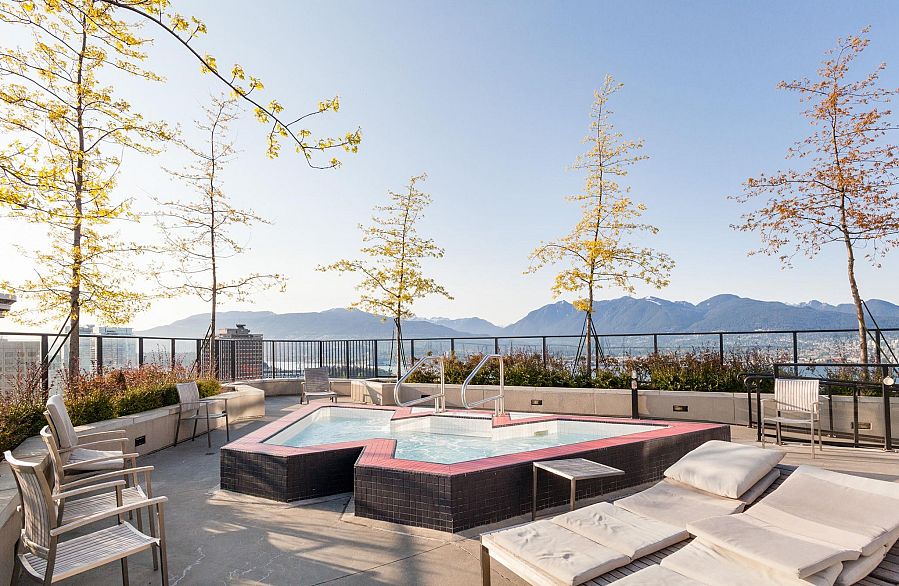 2709 108 W Cordova Street