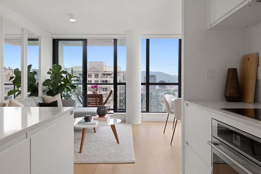 3002 909 Mainland Street