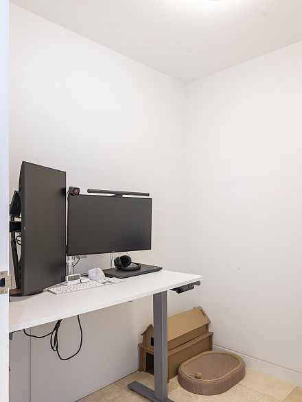 2106 838 W Hastings Street