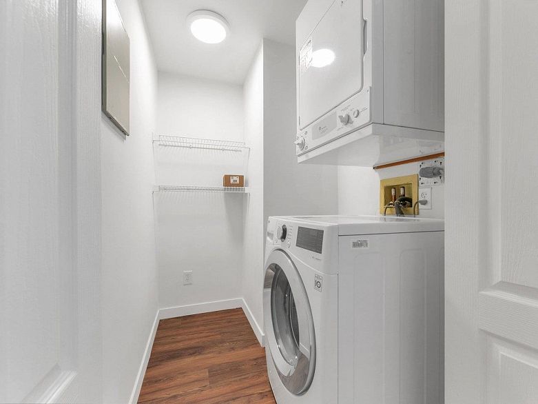 307 3061 E Kent Avenue North