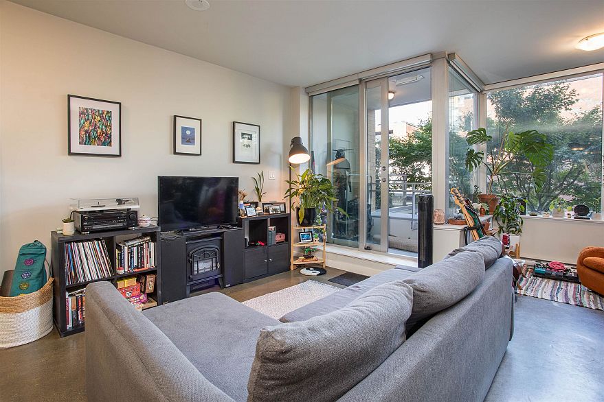 310 221 Union Street