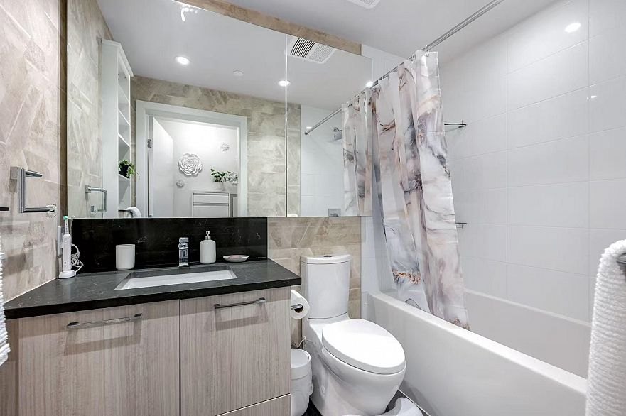 411 3581 E Kent North Avenue