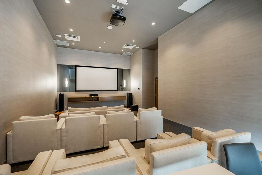 1517 1618 Quebec Street