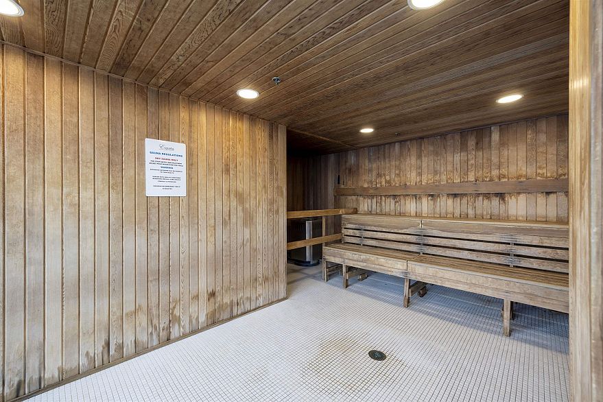 1906 188 Keefer Place