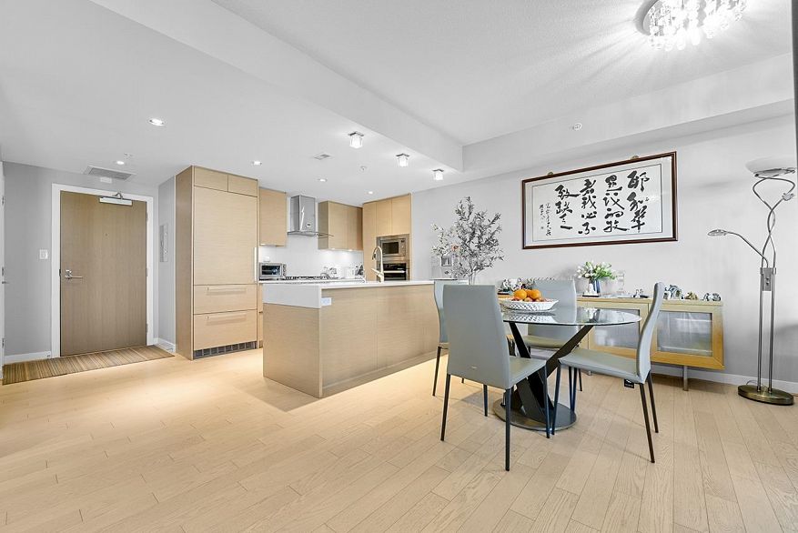 305 505 W 30th Avenue