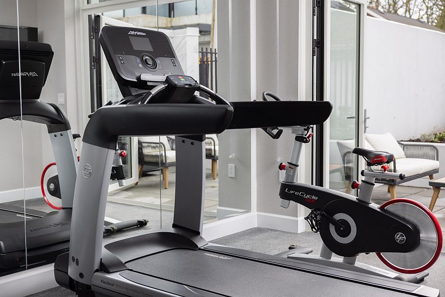 101 3668 W 10th Avenue