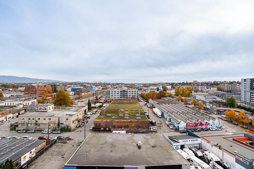 1517 1618 Quebec Street