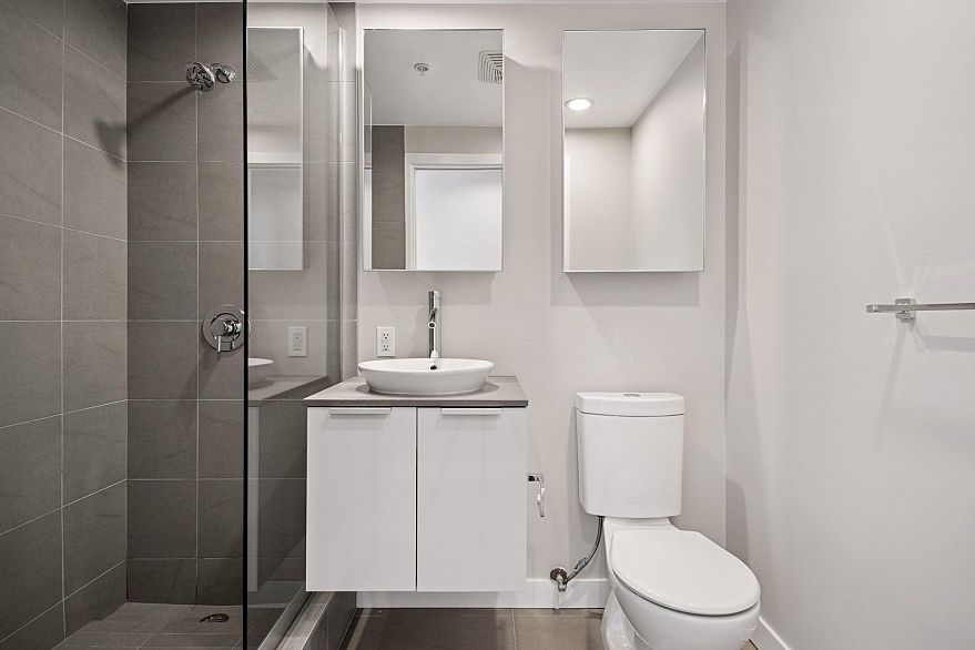 2709 108 W Cordova Street