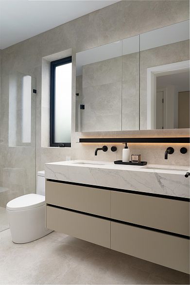 2 4018 W 21st Avenue