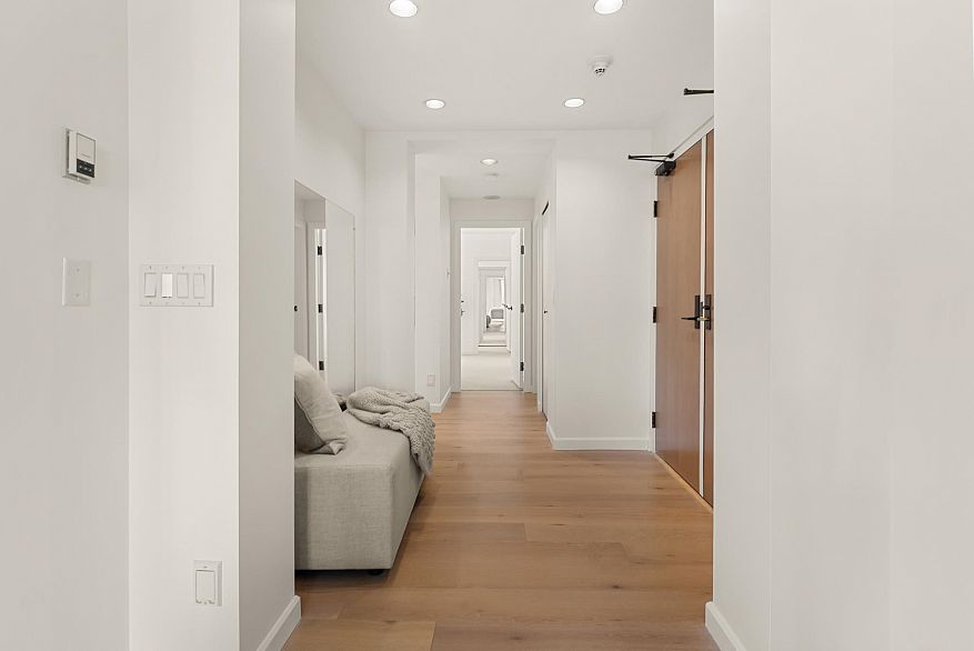 701 5850 Balsam Street