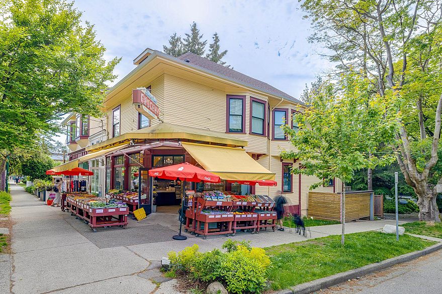 105 1554 Burnaby Street