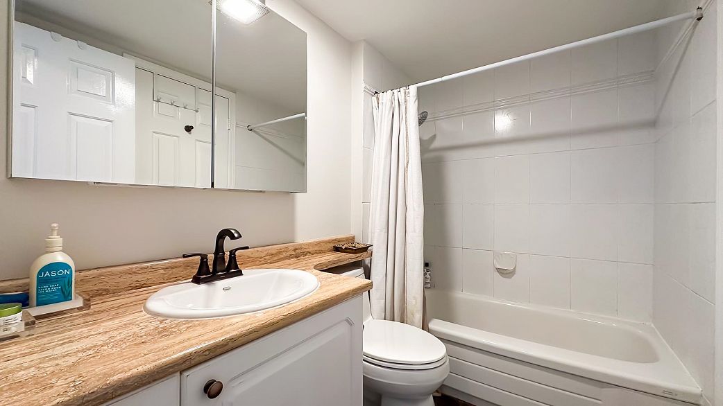 402 PH2 2091 Vine Street