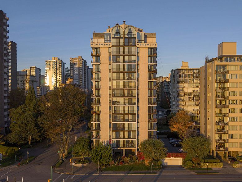 402 1575 Beach Avenue