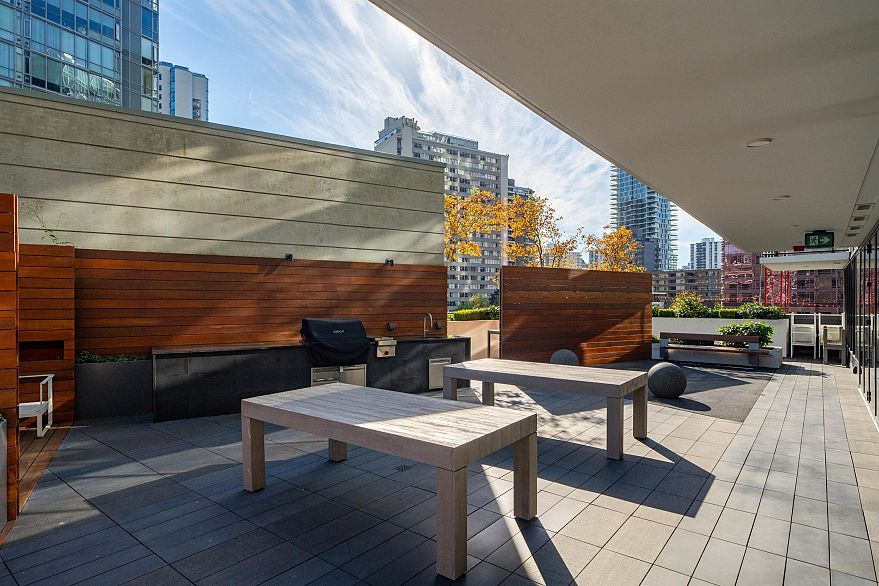 1905 620 Cardero Street