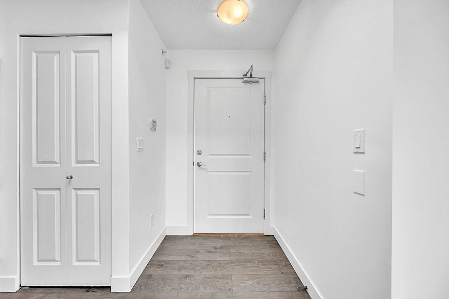 PH3 1533 E 8th Avenue