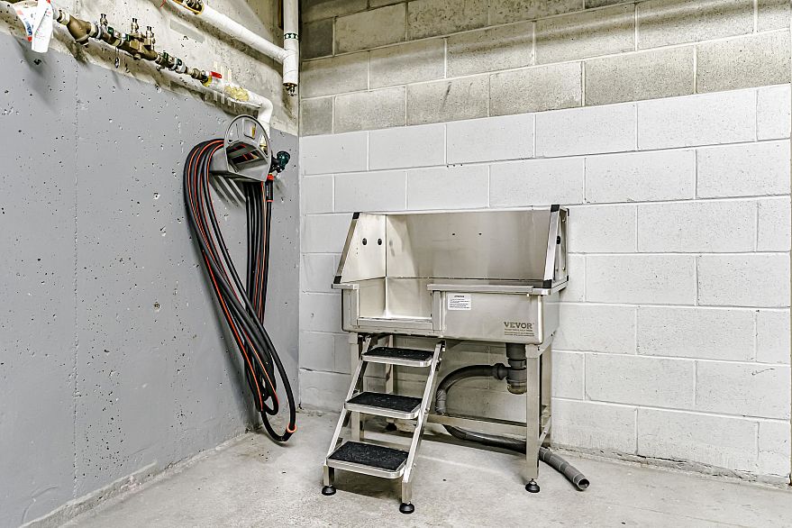 1405 1020 Harwood Street