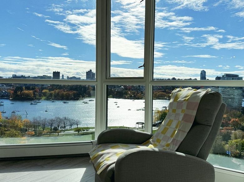 1501 289 DRAKE STREET, Vancouver BC V6B 5Z5