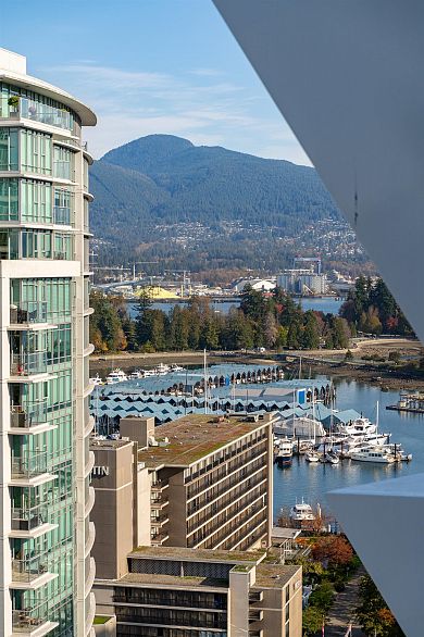 1905 620 Cardero Street