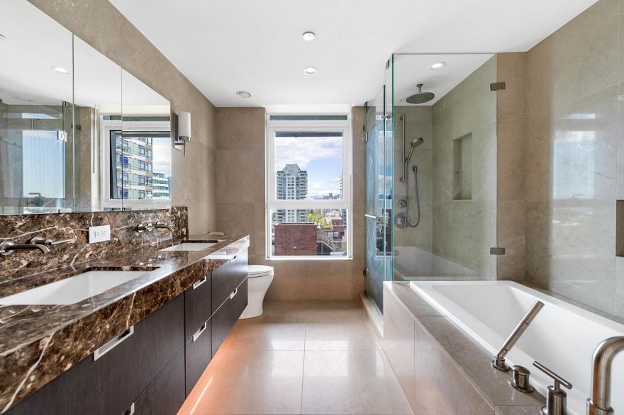 1601 1335 Howe Street