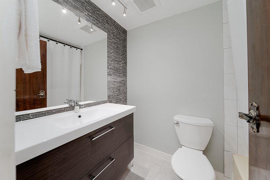 108 2450 Cornwall Avenue