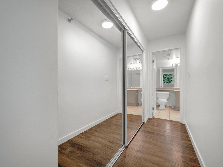 307 3061 E Kent Avenue North