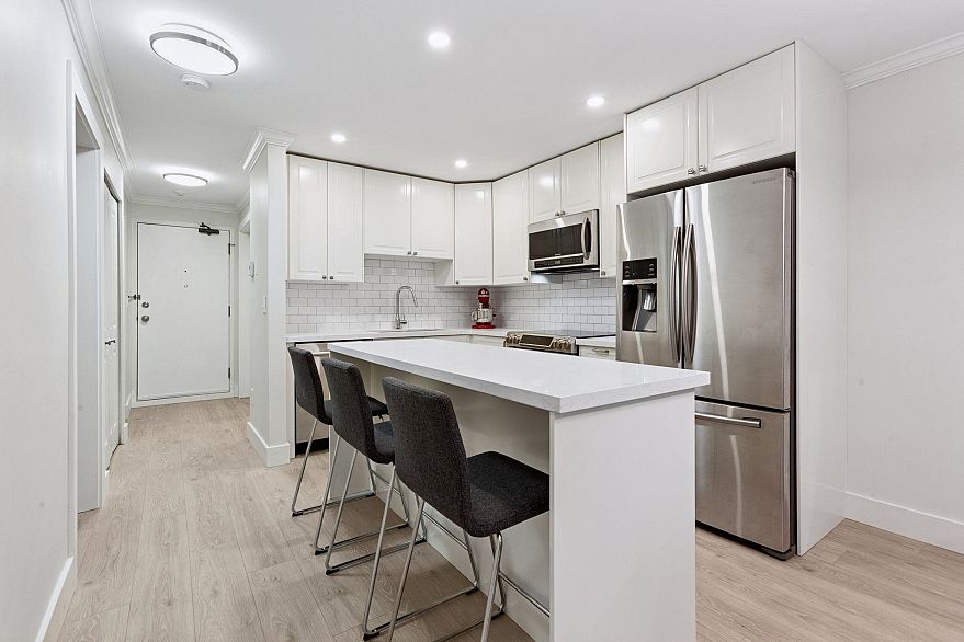 104 1365 W 4th Avenue