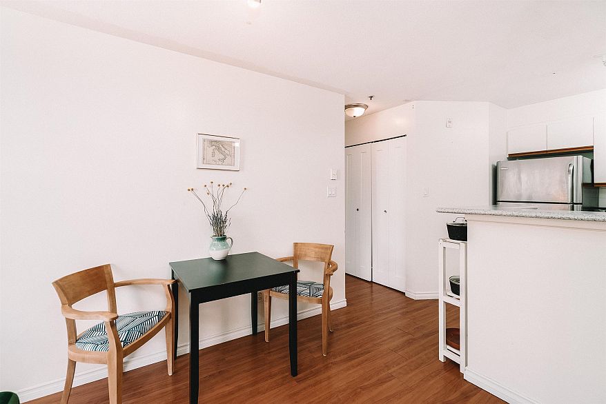 106 3168 Laurel Street