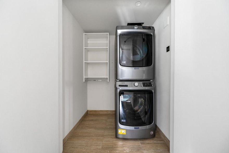 1601 1335 Howe Street