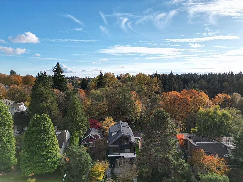 2 4018 W 21st Avenue