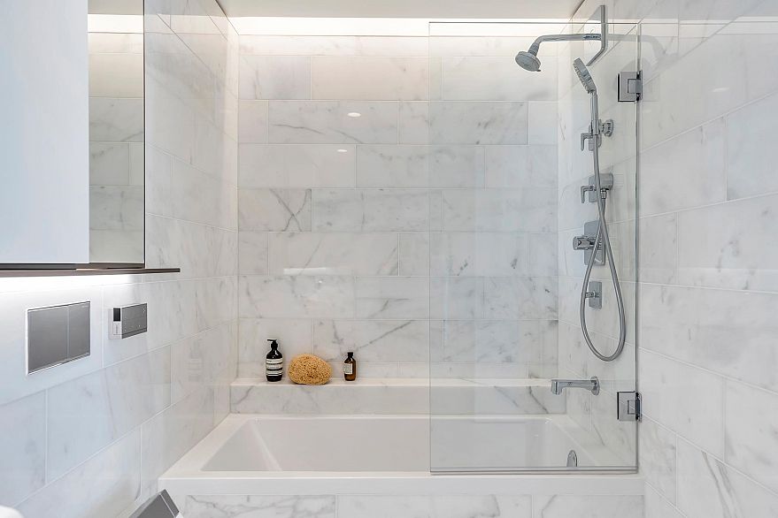 2201 1482 Robson Street