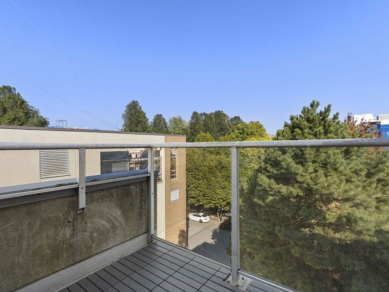 612 2228 Marstrand Avenue