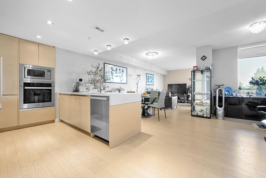 305 505 W 30th Avenue