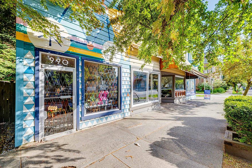 105 1554 Burnaby Street