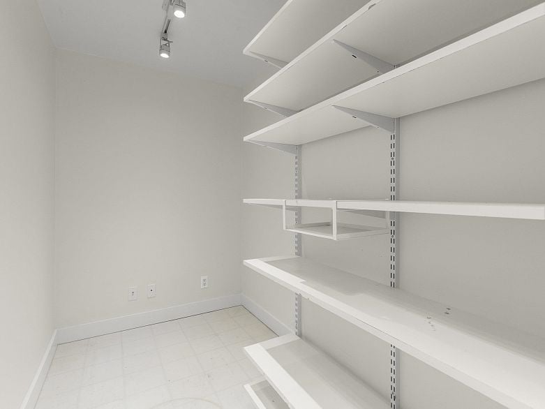 612 2228 Marstrand Avenue