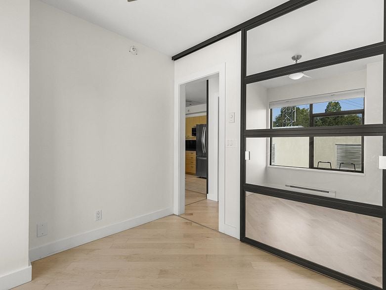 612 2228 Marstrand Avenue