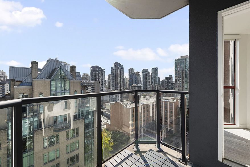 1401 811 Helmcken Street