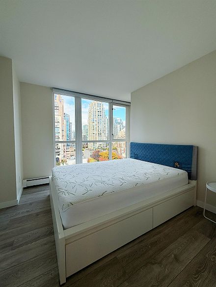 1501 289 DRAKE STREET, Vancouver BC V6B 5Z5